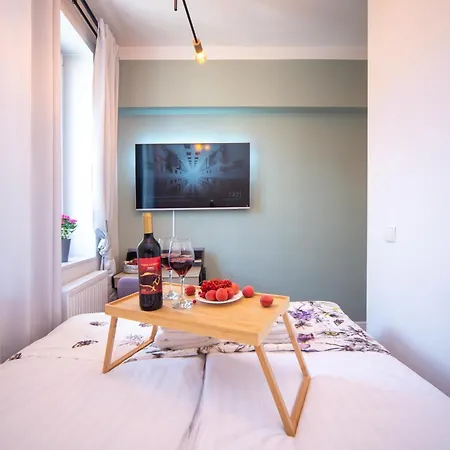 Maya's Flats & 61 - Bridge