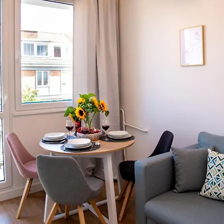 Maya's Flats & 61 - Bridge Apartman