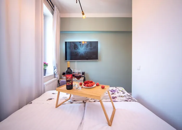 Maya's Flats & 61 - Bridge