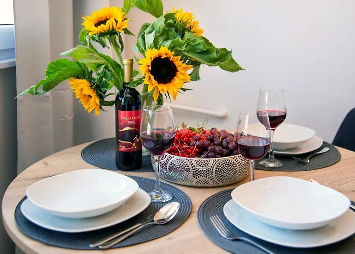 Maya's Flats & 61 - Bridge Gdansk