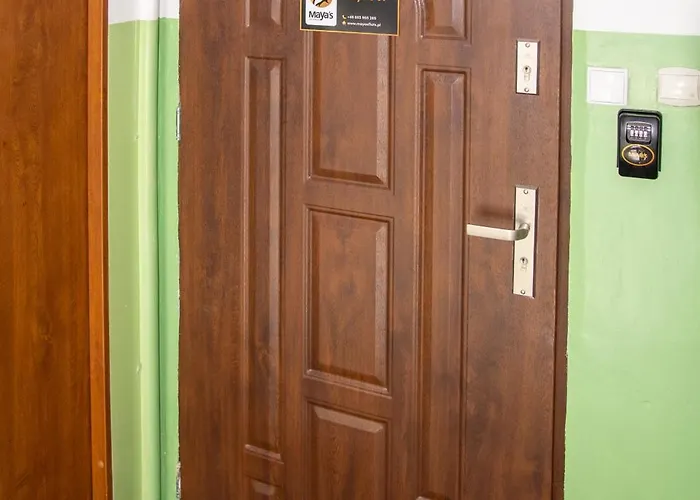 Maya's Flats & 61 - Bridge *